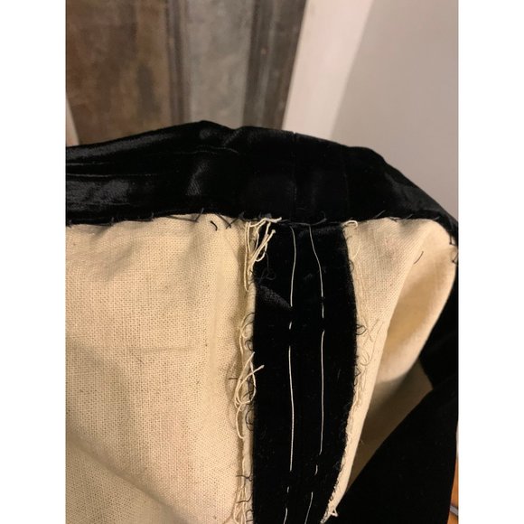 Vintage Gorgeous super soft rich black velvet knee length skirt from 60s mod lux - Picture 3 of 6